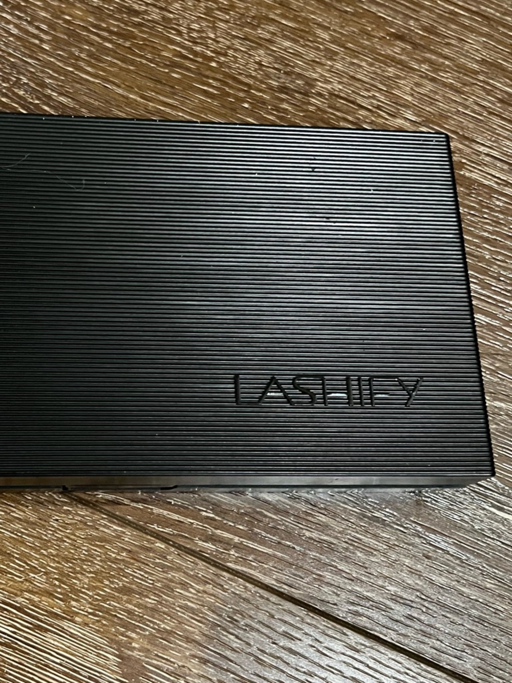LASHIFY Black Ribbed Lash Storage Case - Picture 7 of 12
